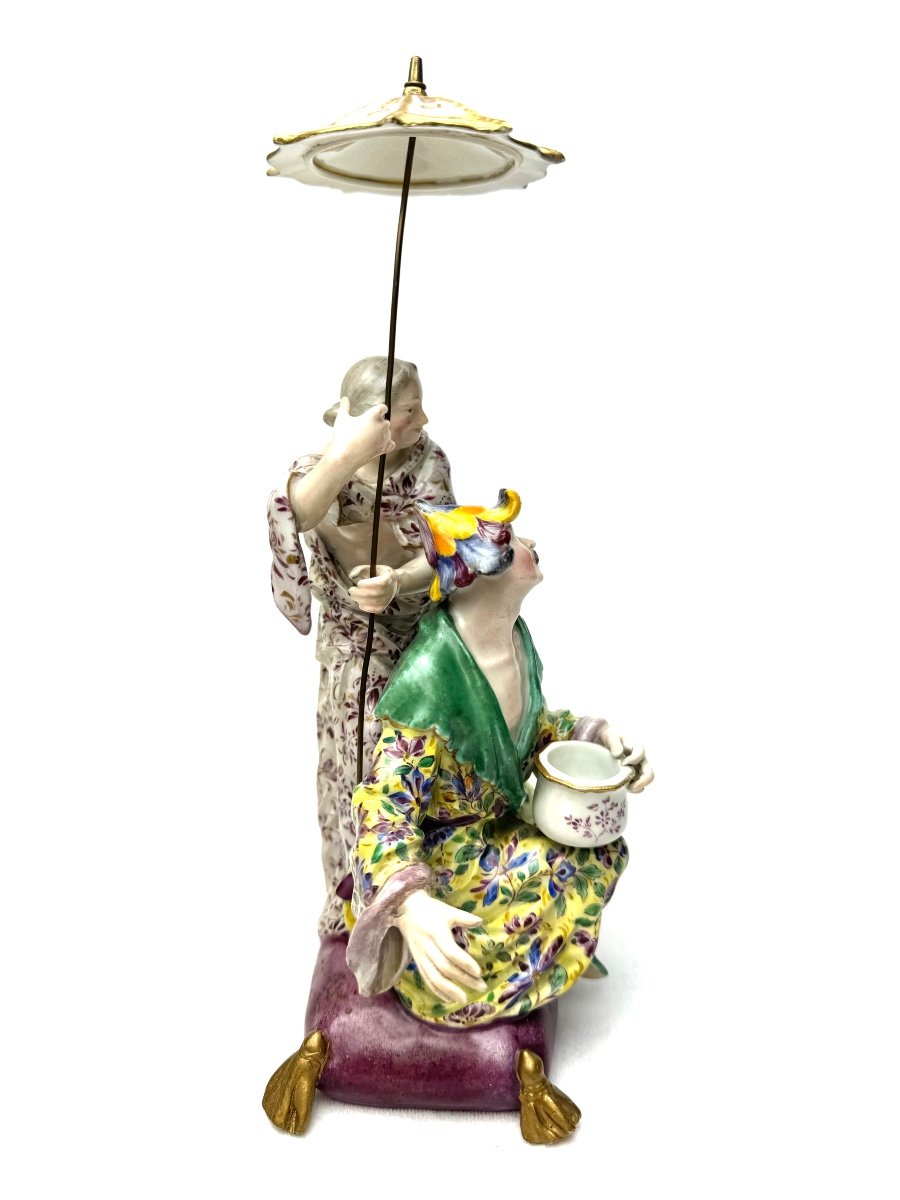 Meissen - Chinese Group With Umbrella -photo-1