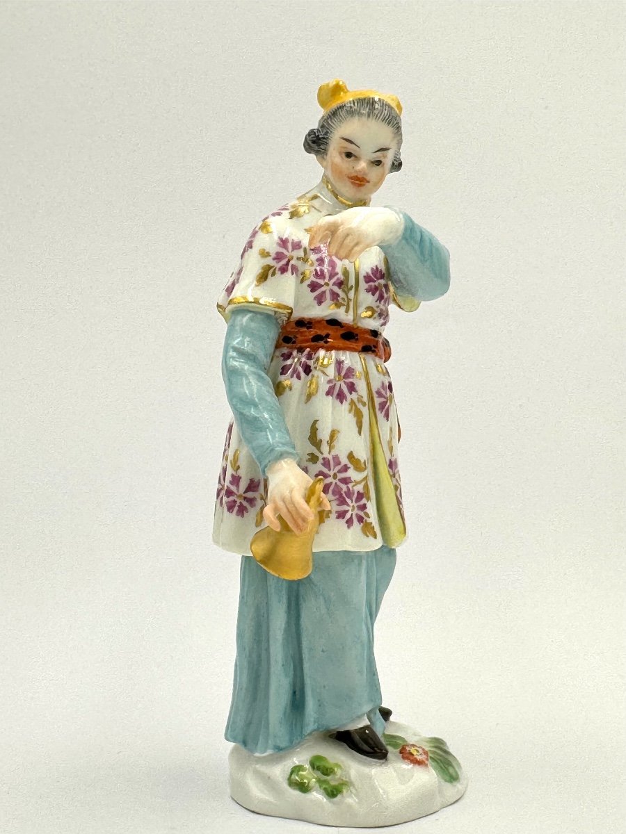 Meissen - Japanese Woman With A Bell-photo-2