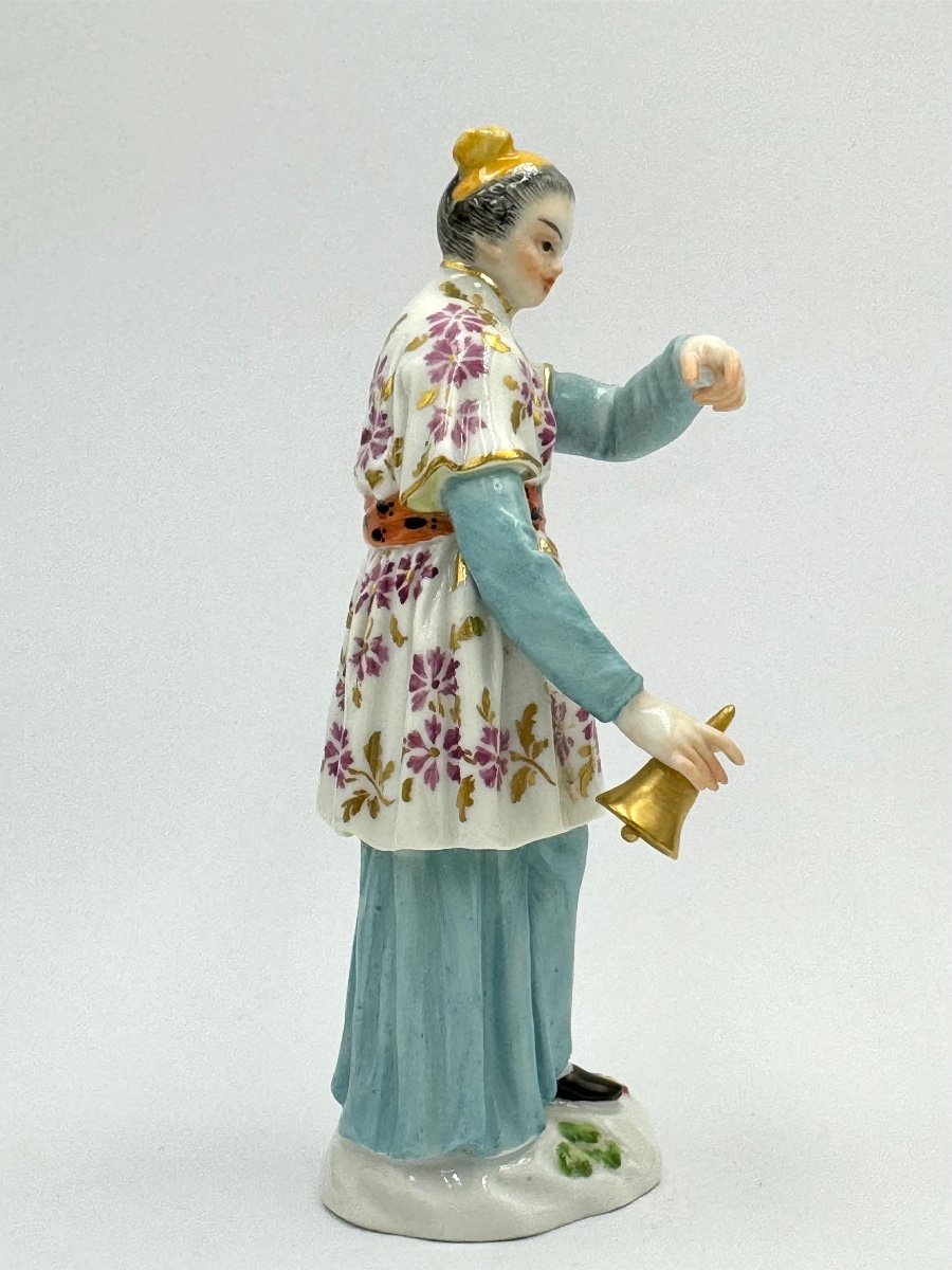 Meissen - Japanese Woman With A Bell-photo-3