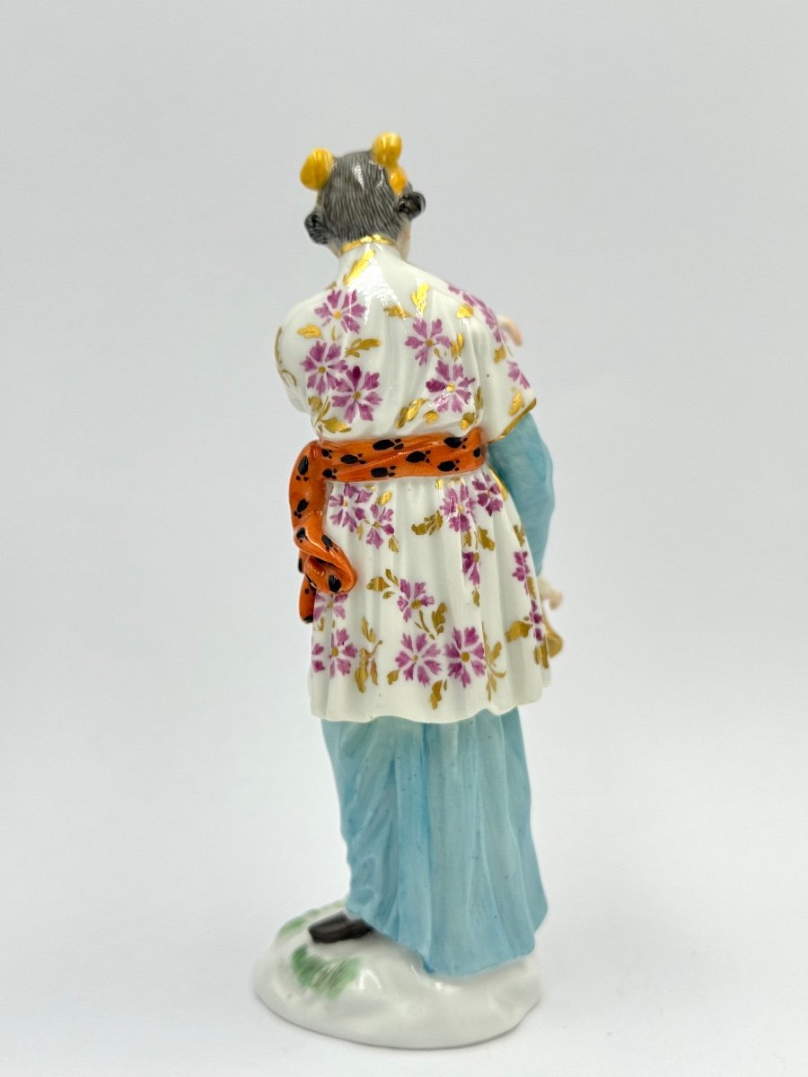 Meissen - Japanese Woman With A Bell-photo-4