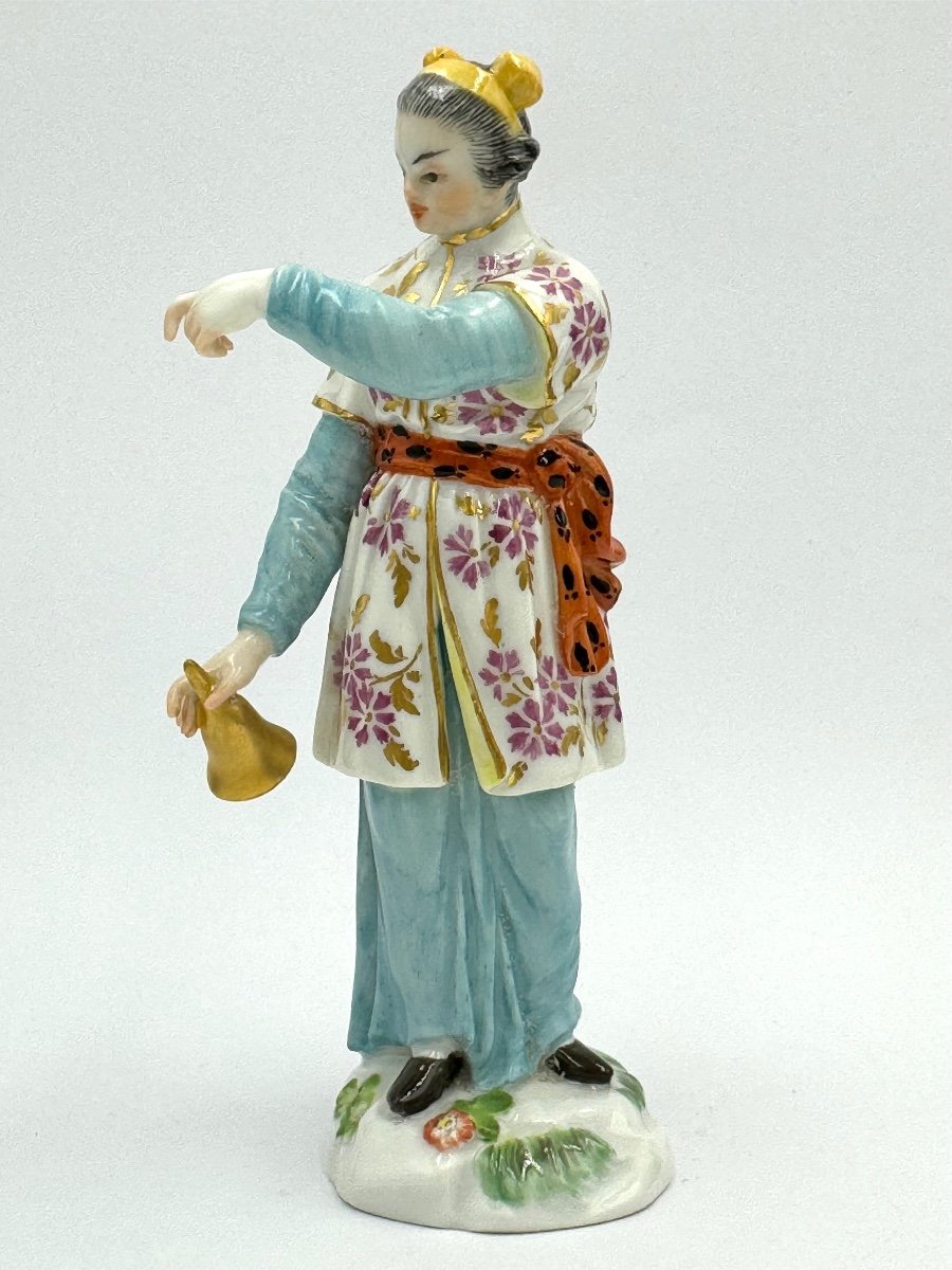 Meissen - Japanese Woman With A Bell-photo-3