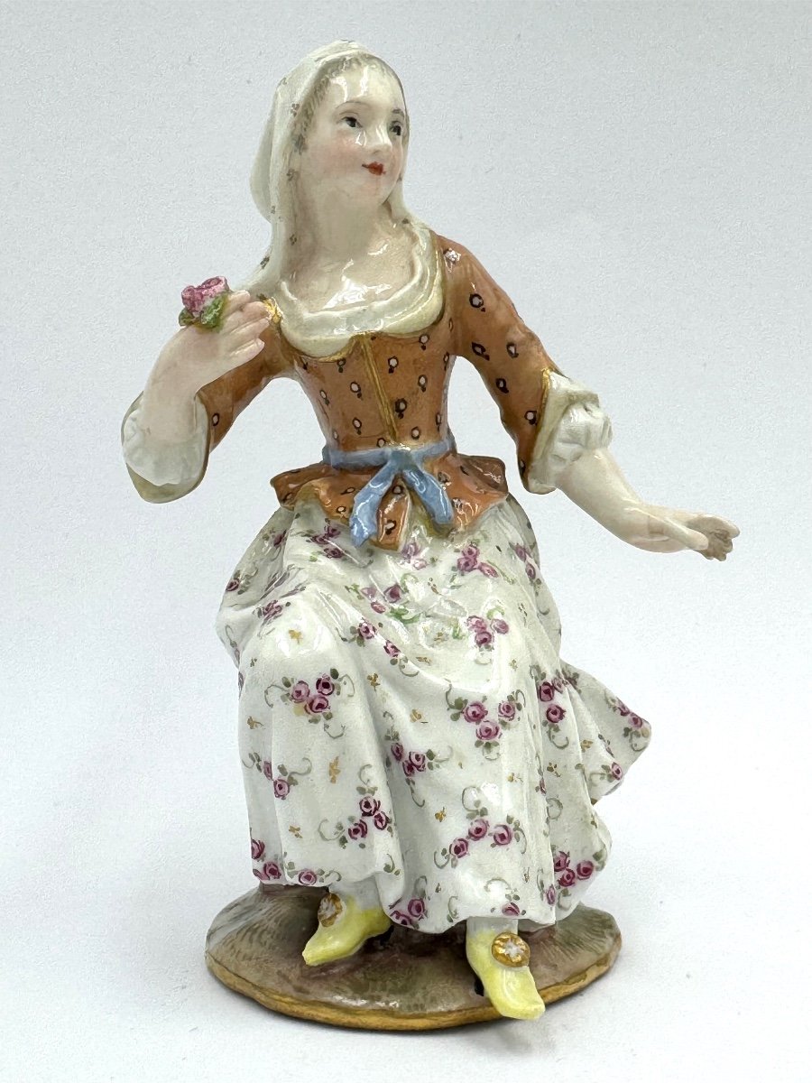 Meissen - Girl With A Rose -photo-2