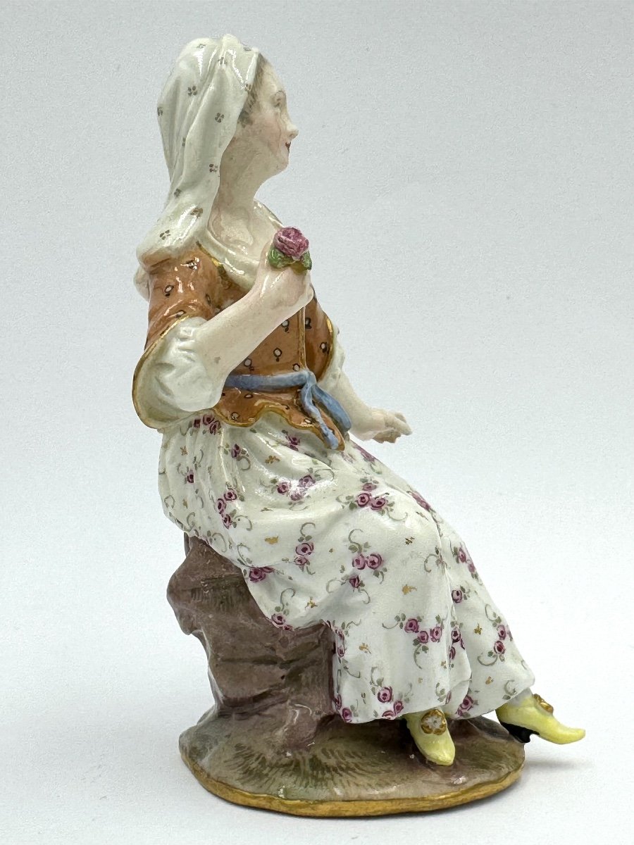 Meissen - Girl With A Rose -photo-3