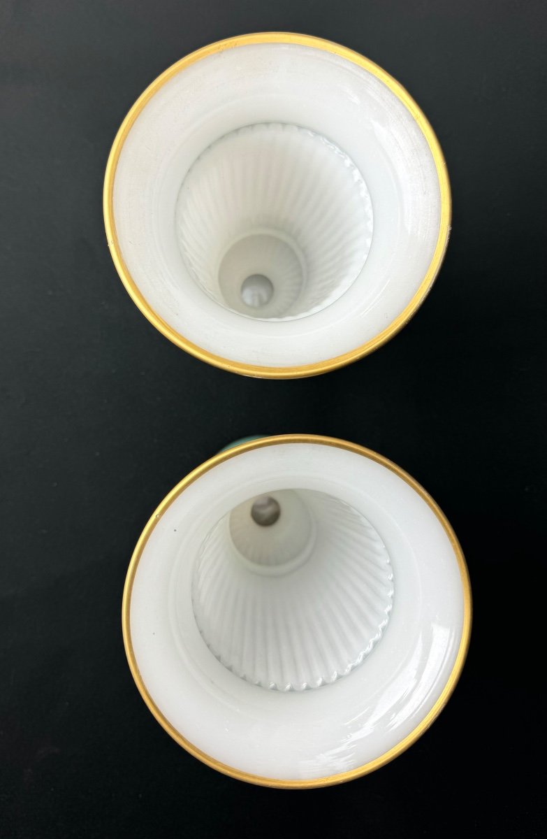 Baccarat - Pair Of Opaline Vases -photo-4