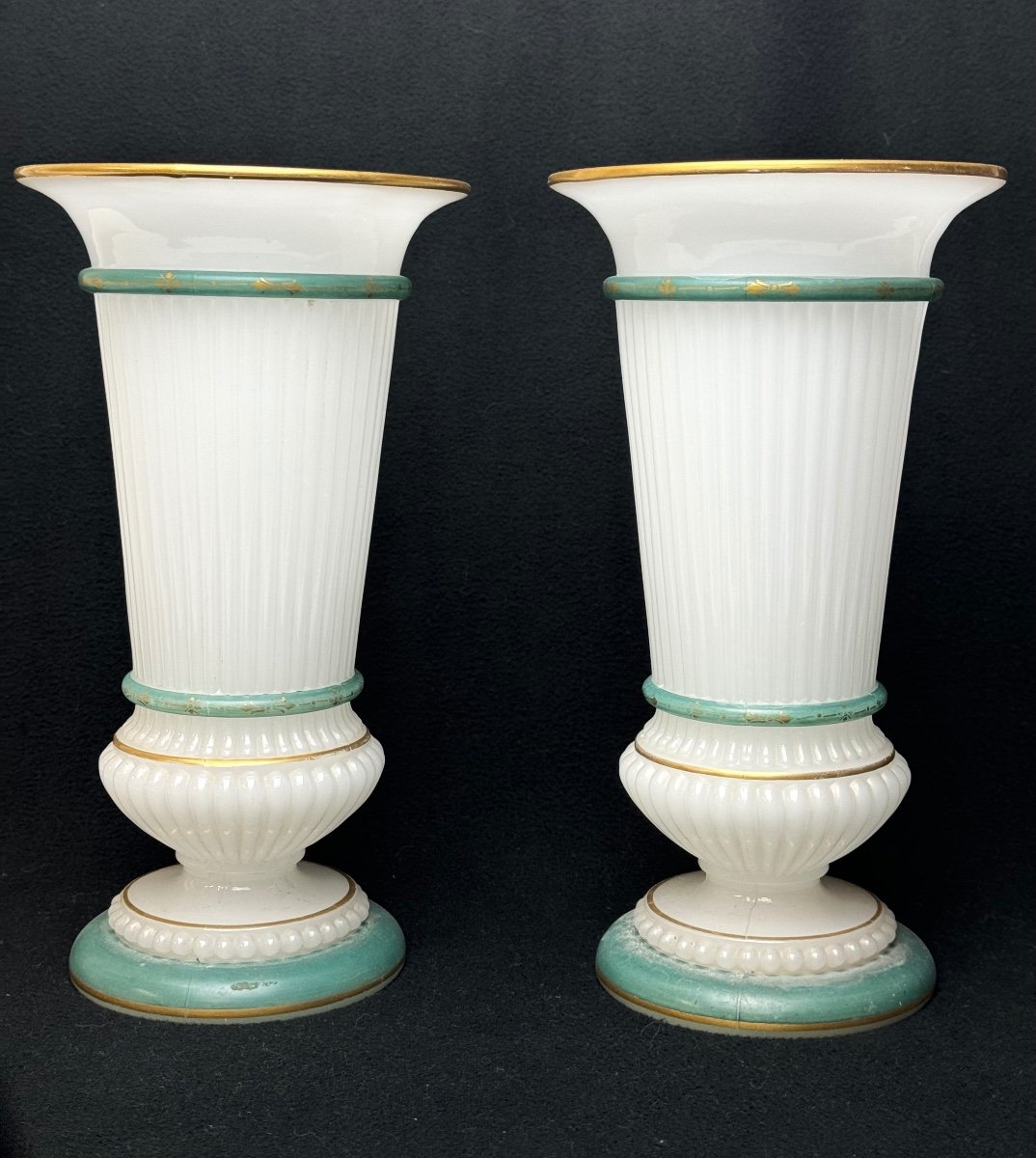 Baccarat - Pair Of Opaline Vases -photo-1