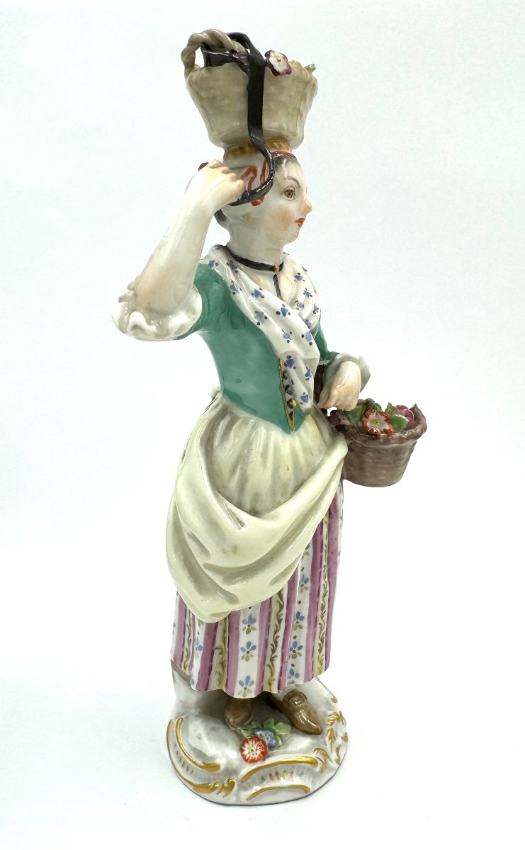 Meissen - The Cries Of Paris, Merchant With Baskets-photo-1