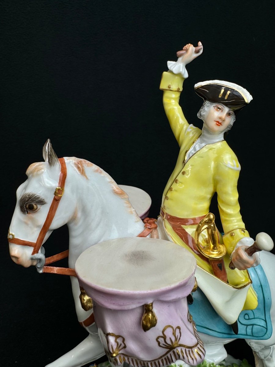 Meissen, Figure En Porcelaine Soldat Avec Tambour à Cheval-photo-1