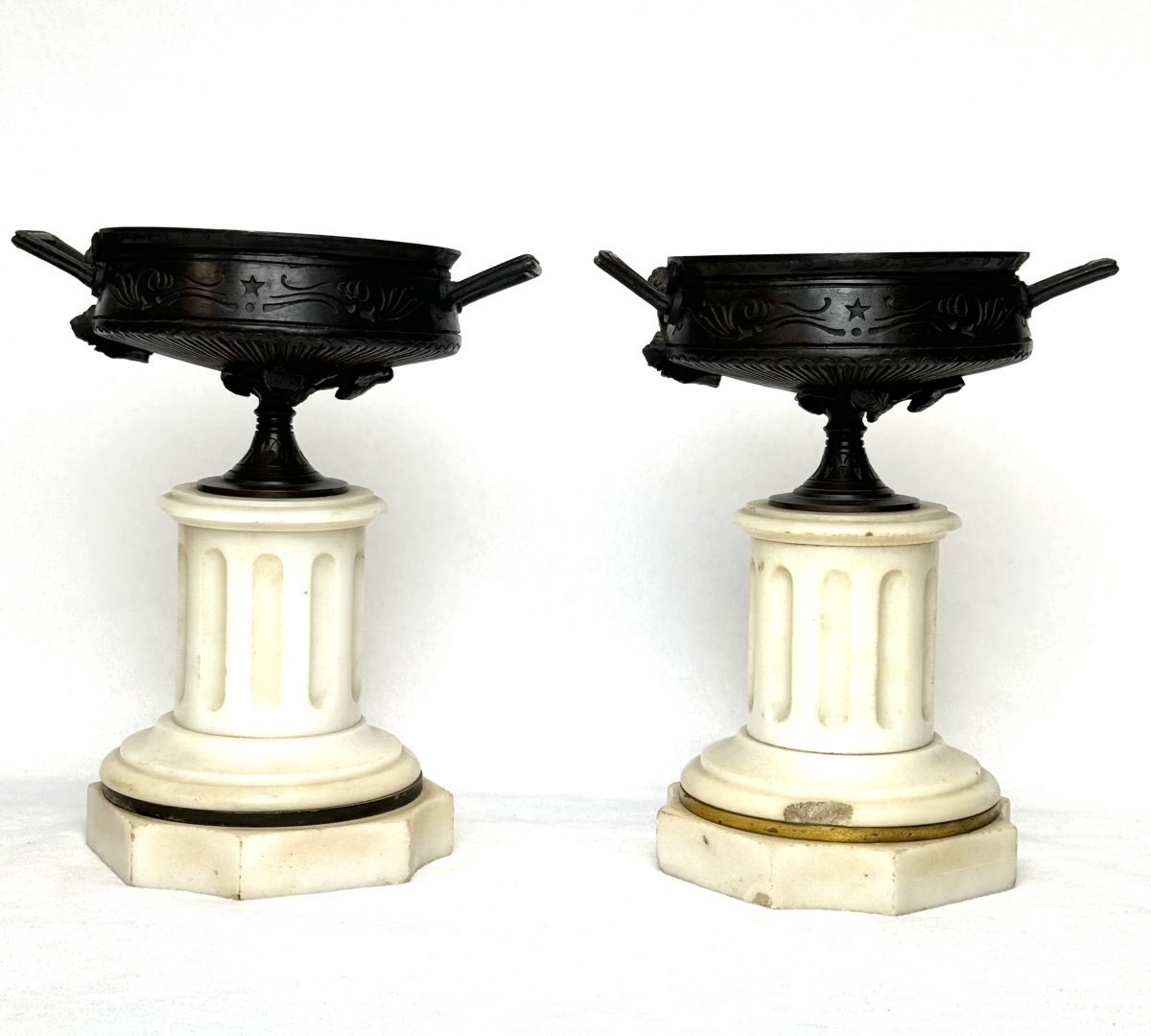 Pair Of Bronze Casseroles With Blackberry Decor -photo-2