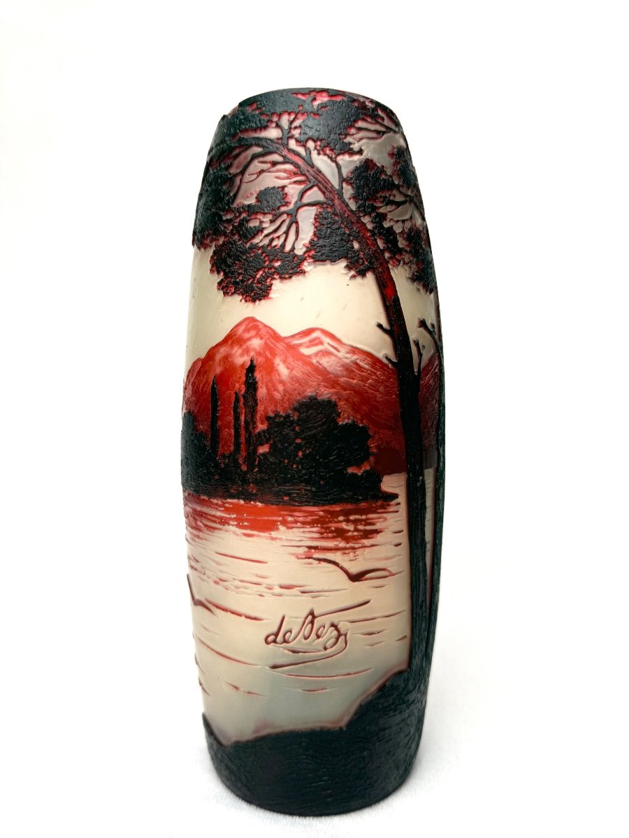 De Vez, Vase With Lake Landscape Decor