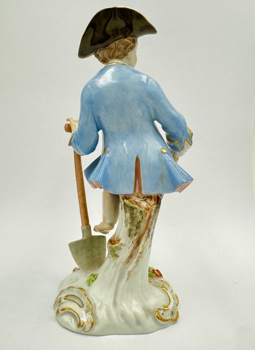 Meissen Porcelain Figurine Child Gardener With Shovel-photo-3