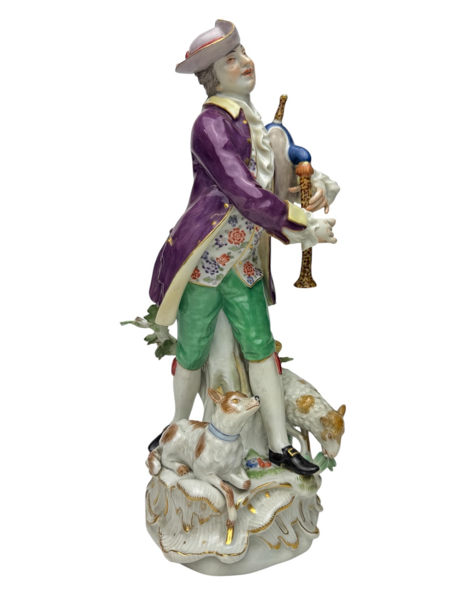 Meissen - Figure En Porcelaine D’un Berger Avec Cornemuse