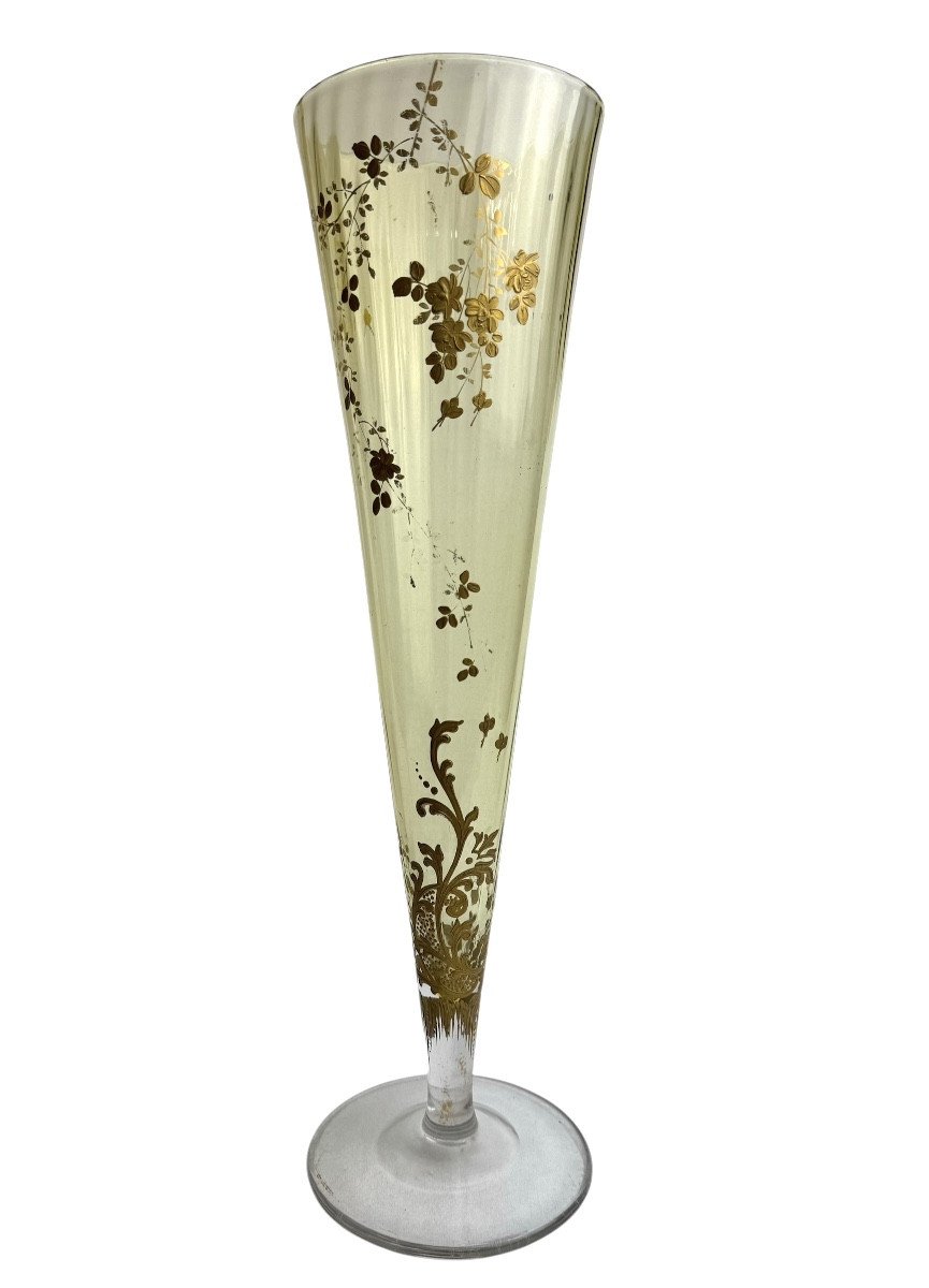 Baccarat - Conical Vase With Flower Branches Decor