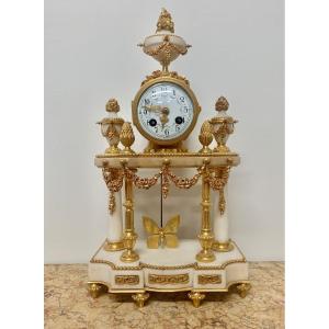 Pendule Portique En Marbre Blanc Et En Bronze Doré