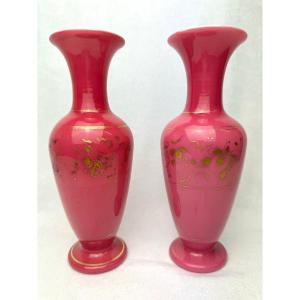 Baccarat - Pair De Vases En Opaline 