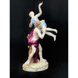 Meissen - Group En Porcelaine , Enlèvement De La Sabine 