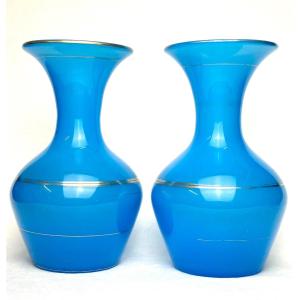 Baccarat - Pair De Vases En Opaline Bleue