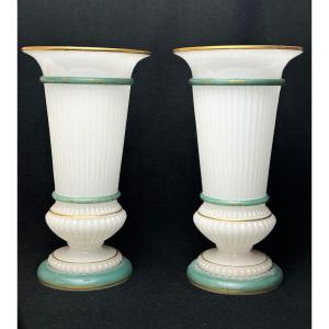 Baccarat - Pair De Vases En Opaline 