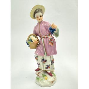 Meissen -  Femme Japonaise Avec Panier à Raisins