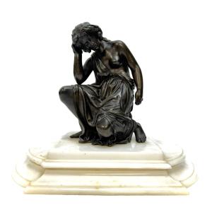 Sculpture En Bronze, Femme Grecque Assise 