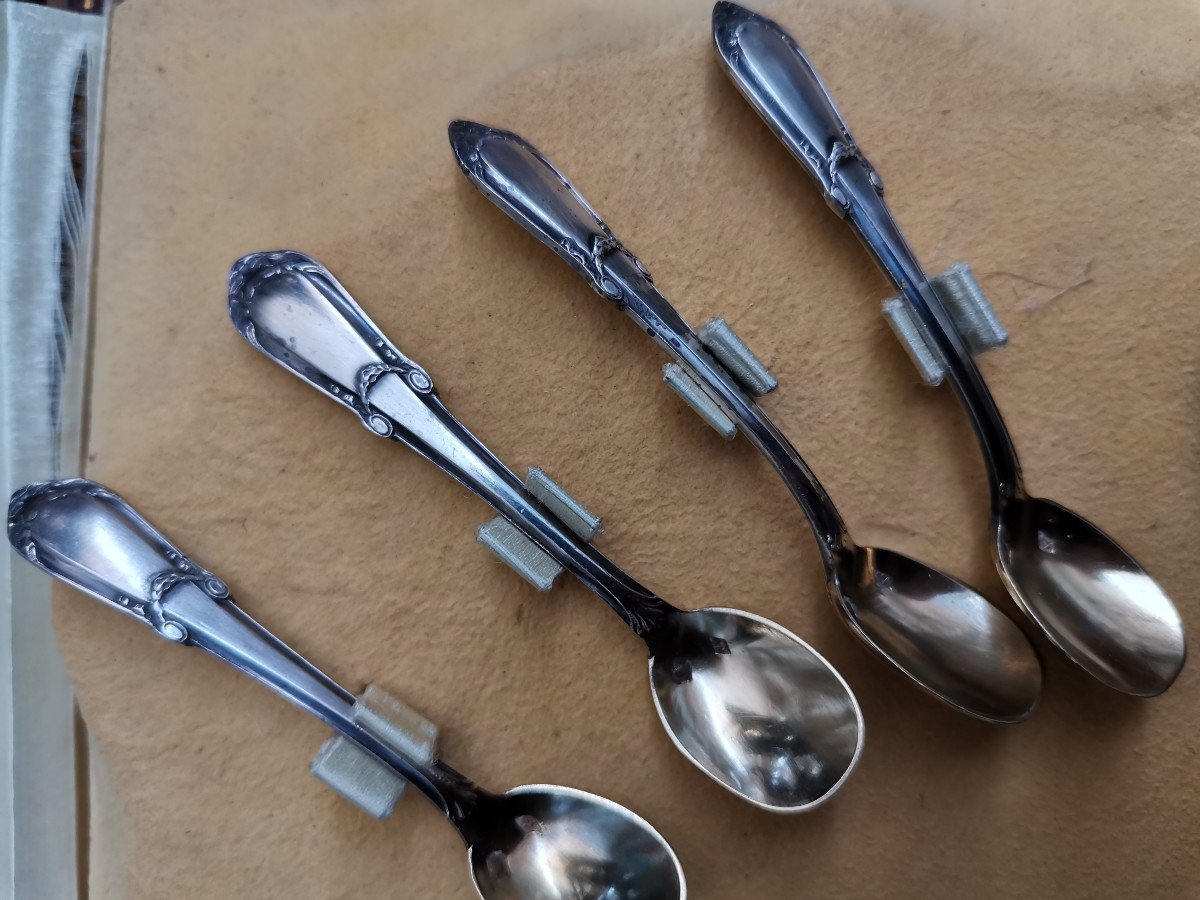 4 Silver Salt Bowls And Spoons In Their Box -photo-2