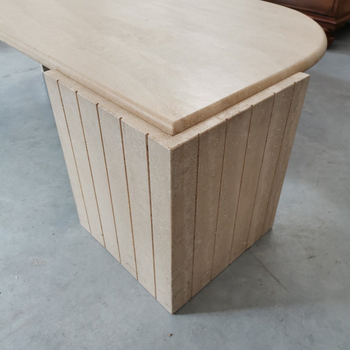 Art Deco Living Room Coffee Table In Travertine-photo-3