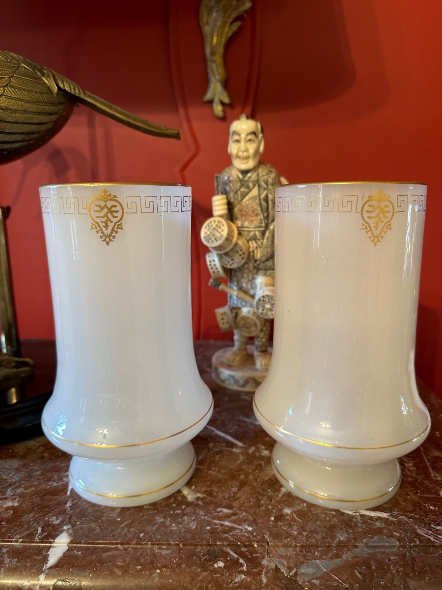 Paire De Vases En Opaline Savonneuse D’époque Charles X . 