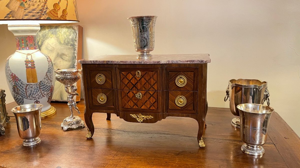 Commode De Maîtrise En Marqueterie Estampillée  C. Huot