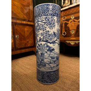 Chinese Porcelain Umbrella Stand.