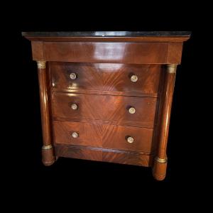 Empire Style Chest Of Drawwers In Mahogany. 