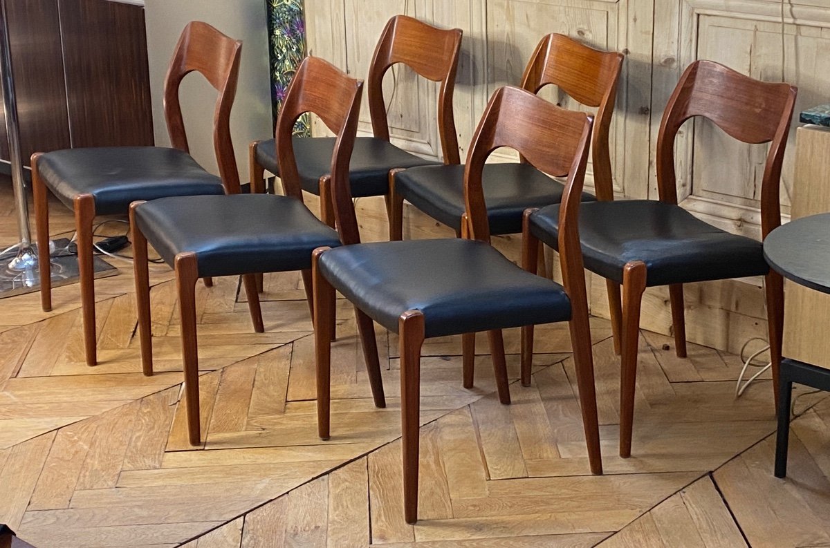 6 Scandinavian Chairs Model No. 71 By Niels Otto Moller