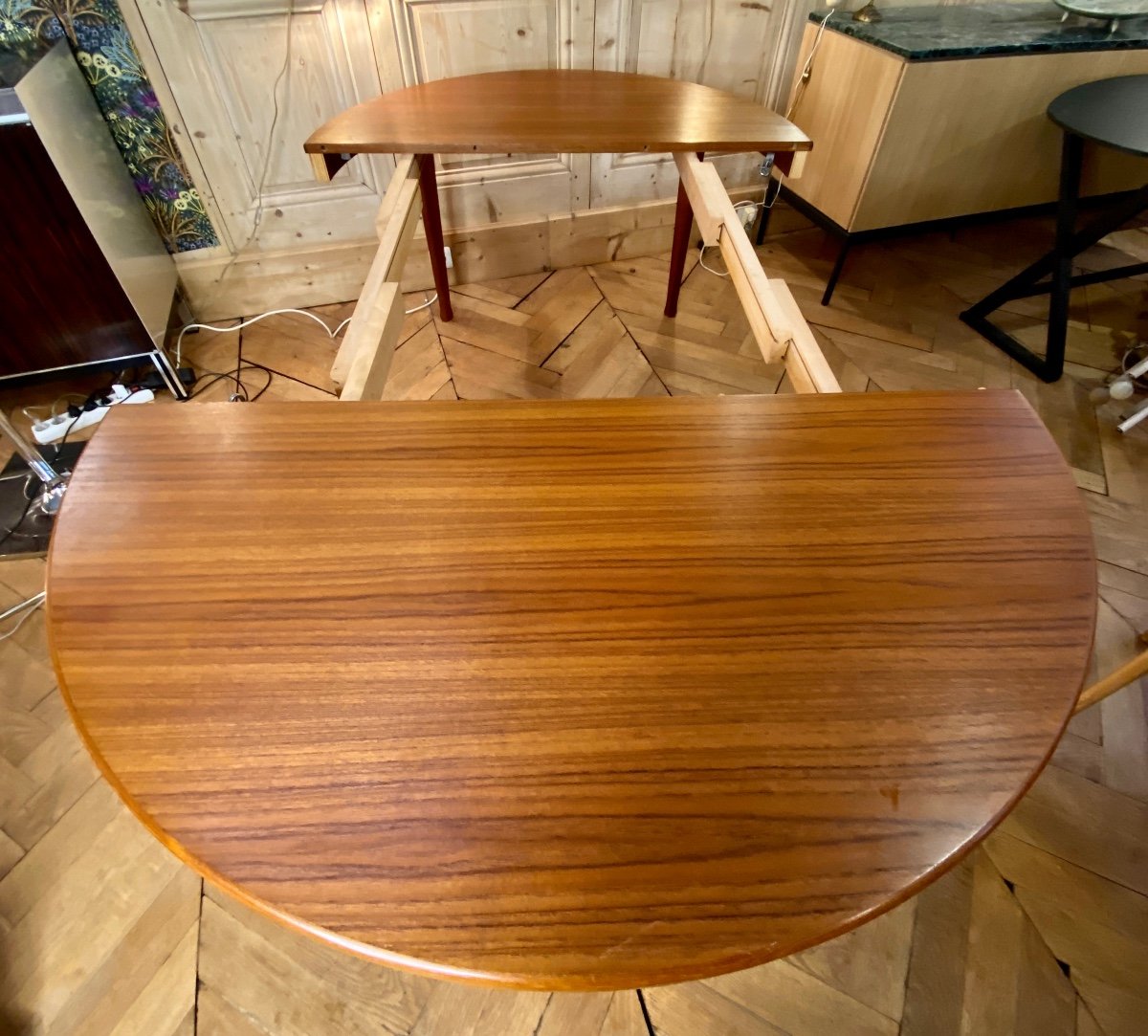  Scandinavian Style Extendable Round Teak Table -photo-4