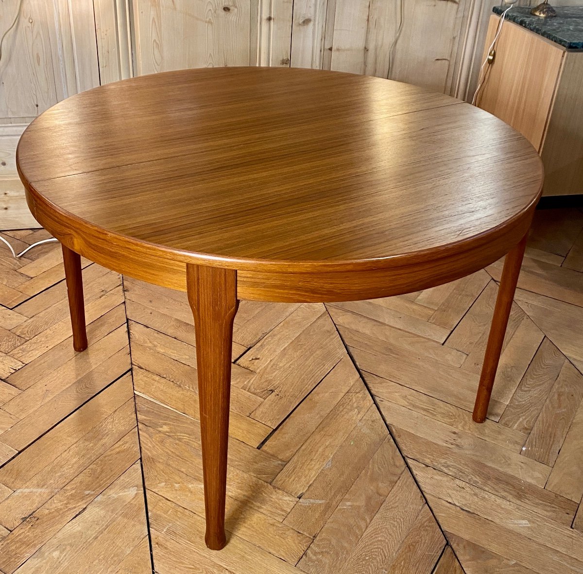  Scandinavian Style Extendable Round Teak Table 