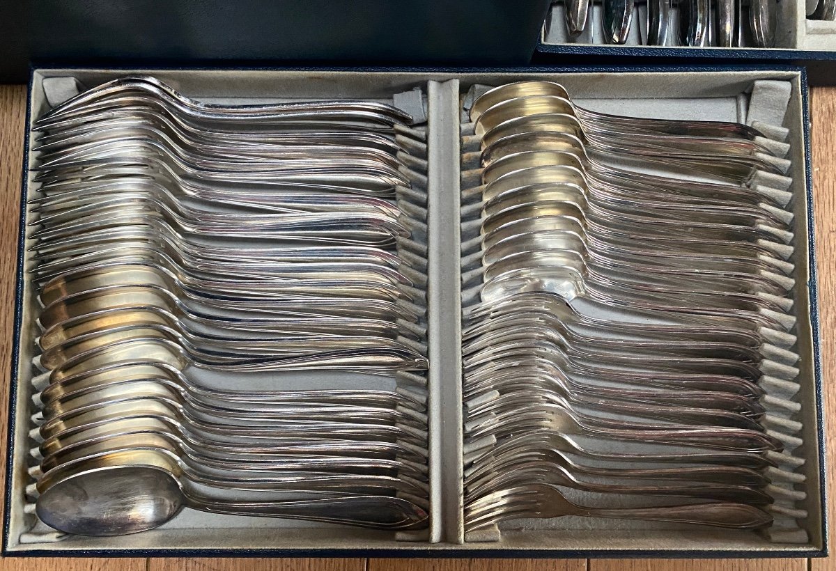 91-piece Silver Metal Cutlery Set In Its Box-photo-4