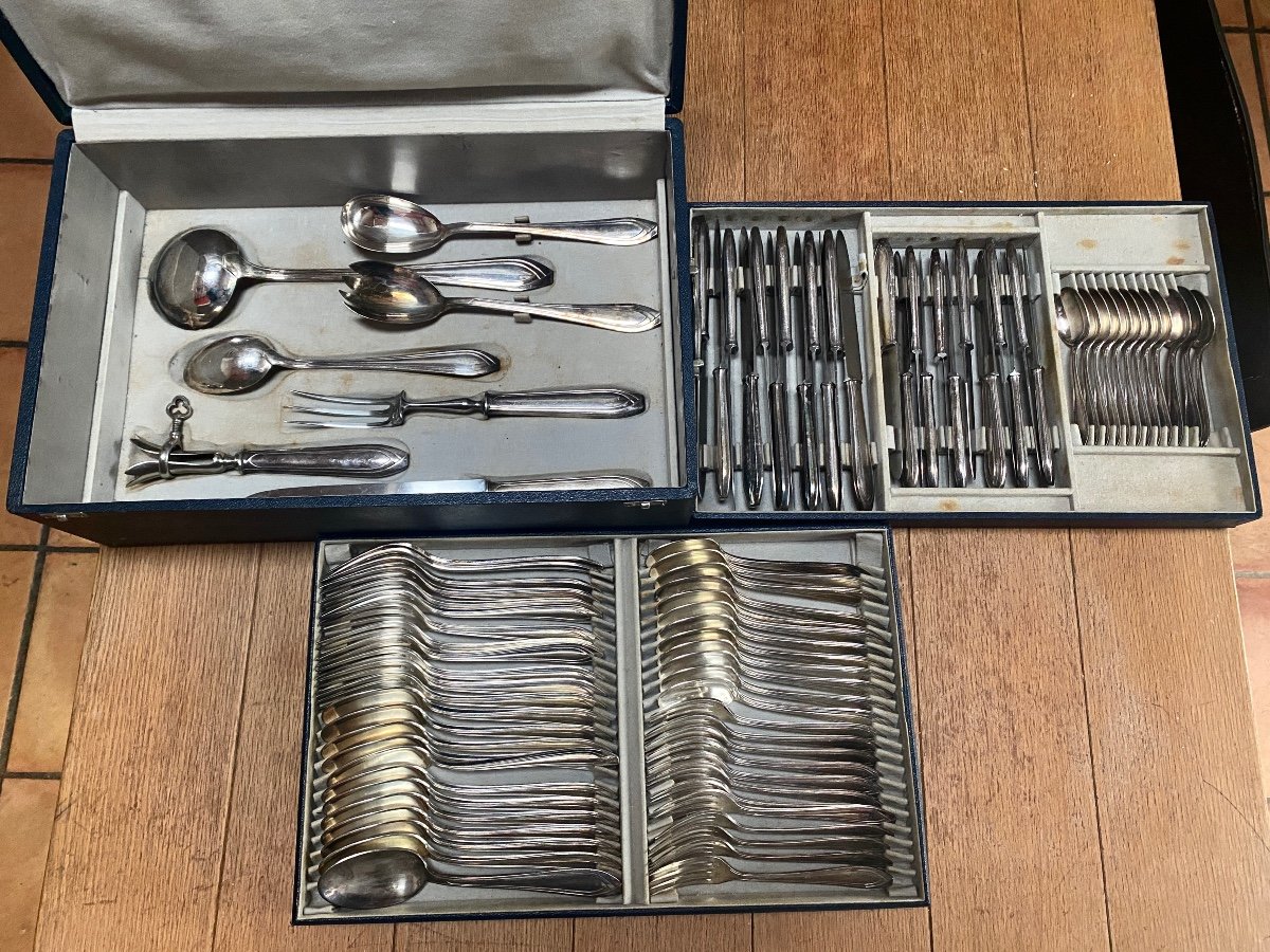 91-piece Silver Metal Cutlery Set In Its Box