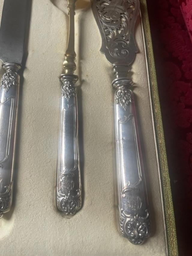 Box Including Filled Silver Cutlery-photo-2