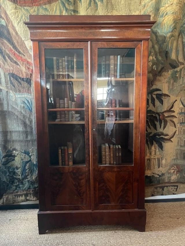 Petite bibliothèque en acajou d'époque restauration