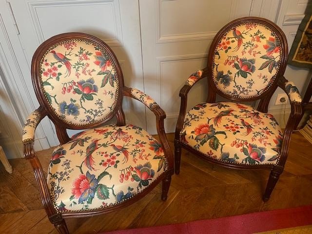 Paire de fauteuils en médaillon d'époque Louis XVI-photo-2