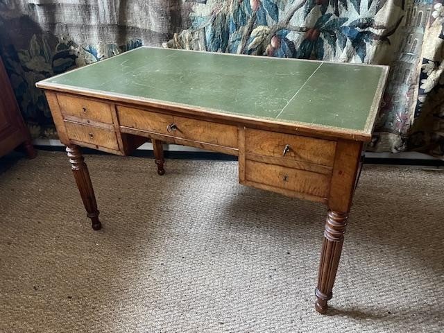 Early 19th Century Mahogany Desk-photo-3