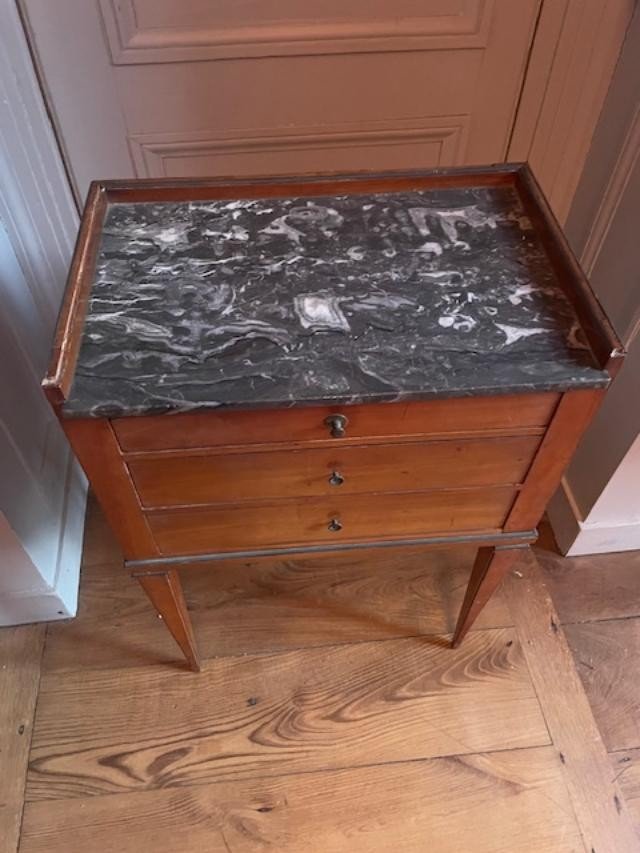 Petite commode d&#039;entre deux ou chiffonni&egrave;re en acajou blond d&#039;&eacute;poque Louis XVI-photo-3