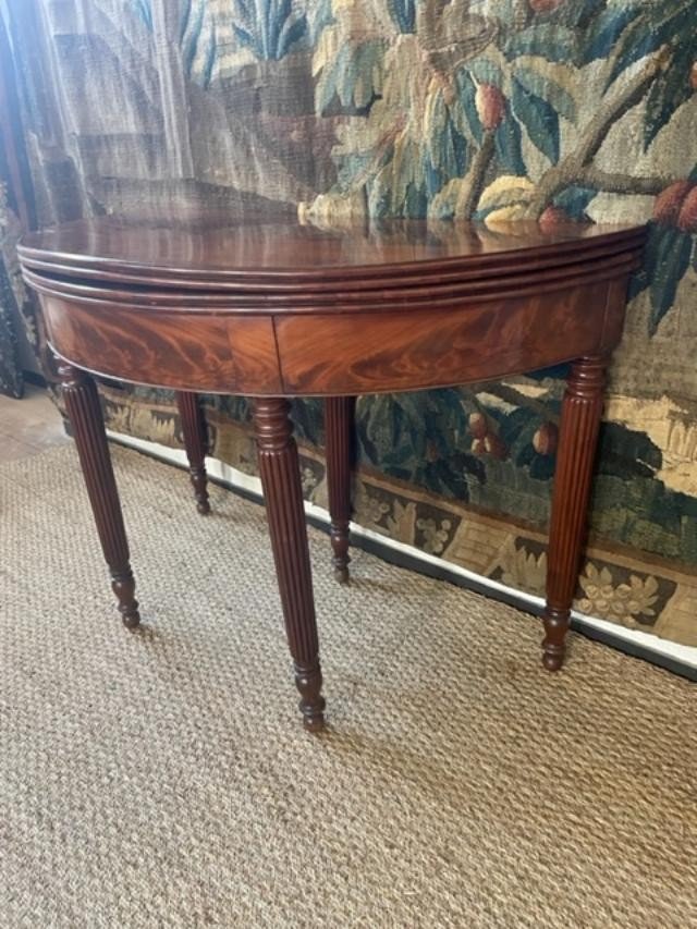 Half Moon Mahogany Table, Restoration Period-photo-3