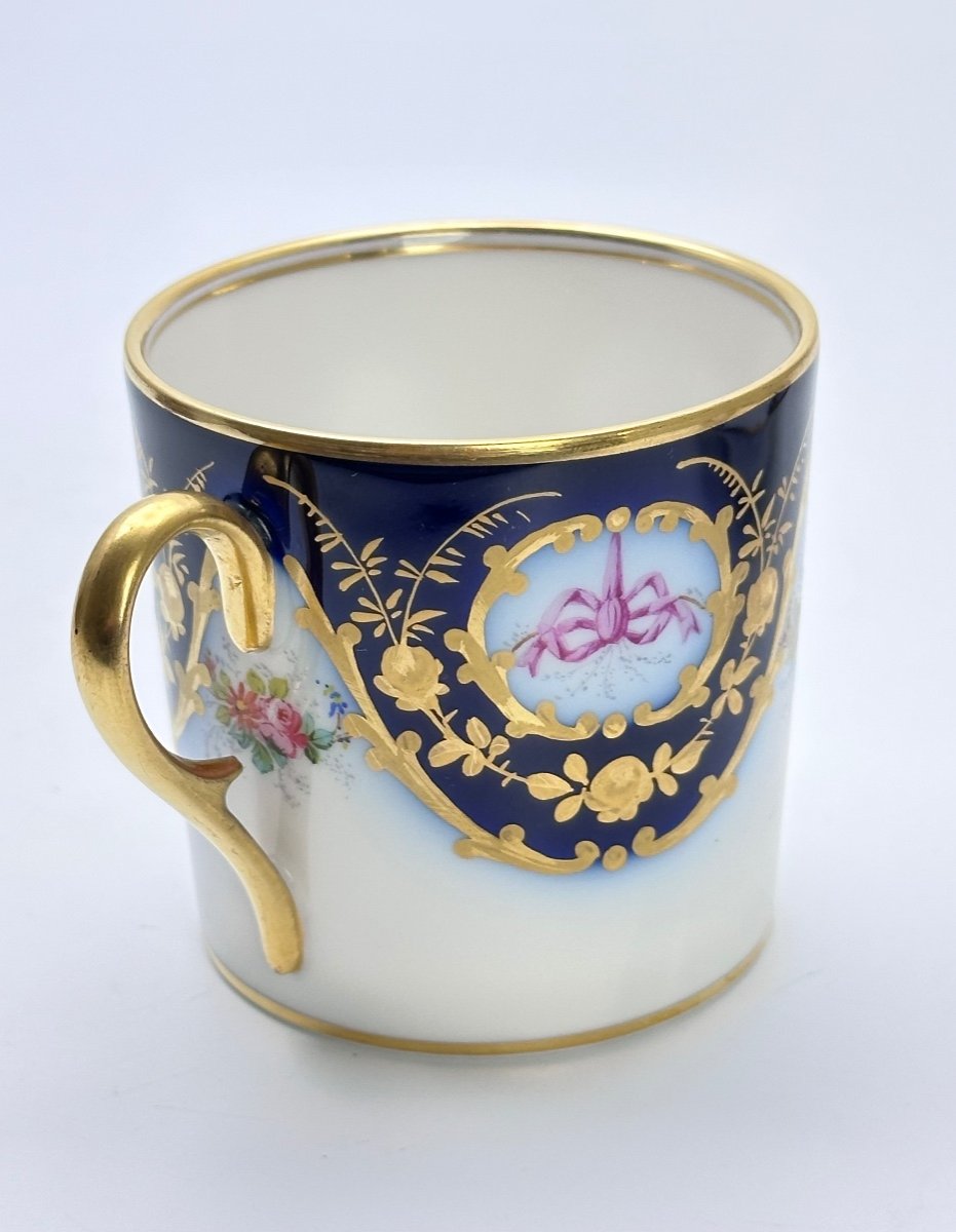 Tasse et sous Tasse en Porcelaine de Sèvres époque XIXe-photo-3