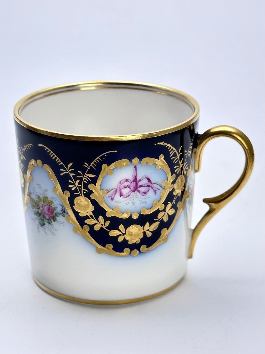 Tasse et sous Tasse en Porcelaine de Sèvres époque XIXe-photo-2