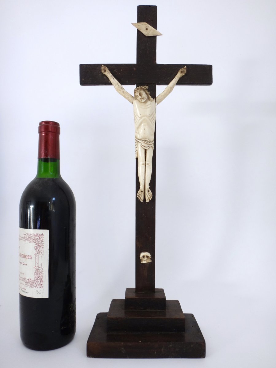 Crucifix Christ Janseniste en os sculpté  Epoque XVIIIeme-photo-2