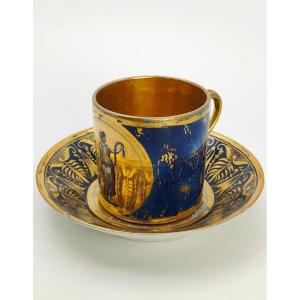 Porcelain Cup From Sèvres Or Paris With Neoclassical Decor From The 18th Century