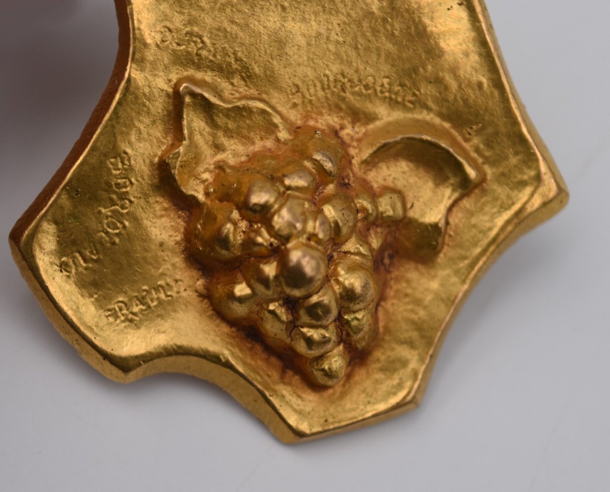 Line Vautrin Brooch In Gilt Bronze: France And These Wine Regions-photo-2