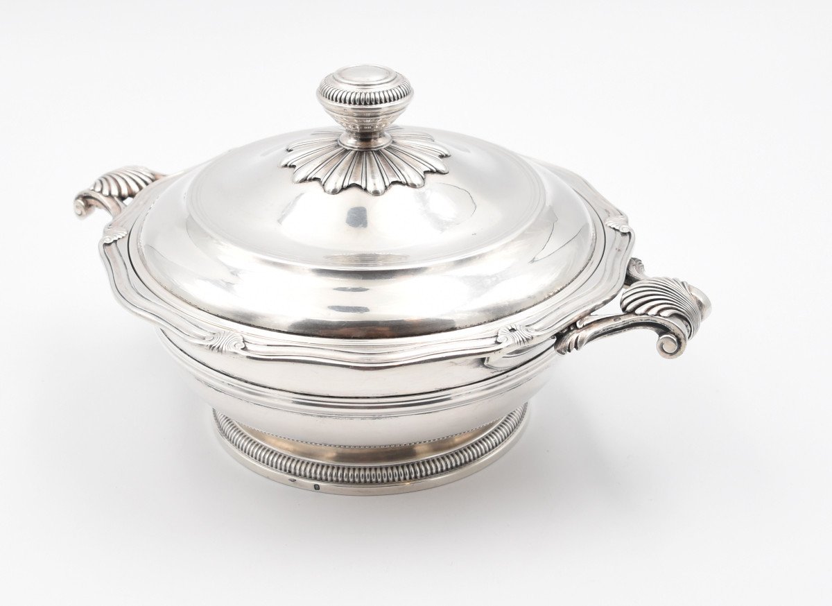 Puiforcat: Tureen In Sterling Silver Minerva Shell Decor -photo-4