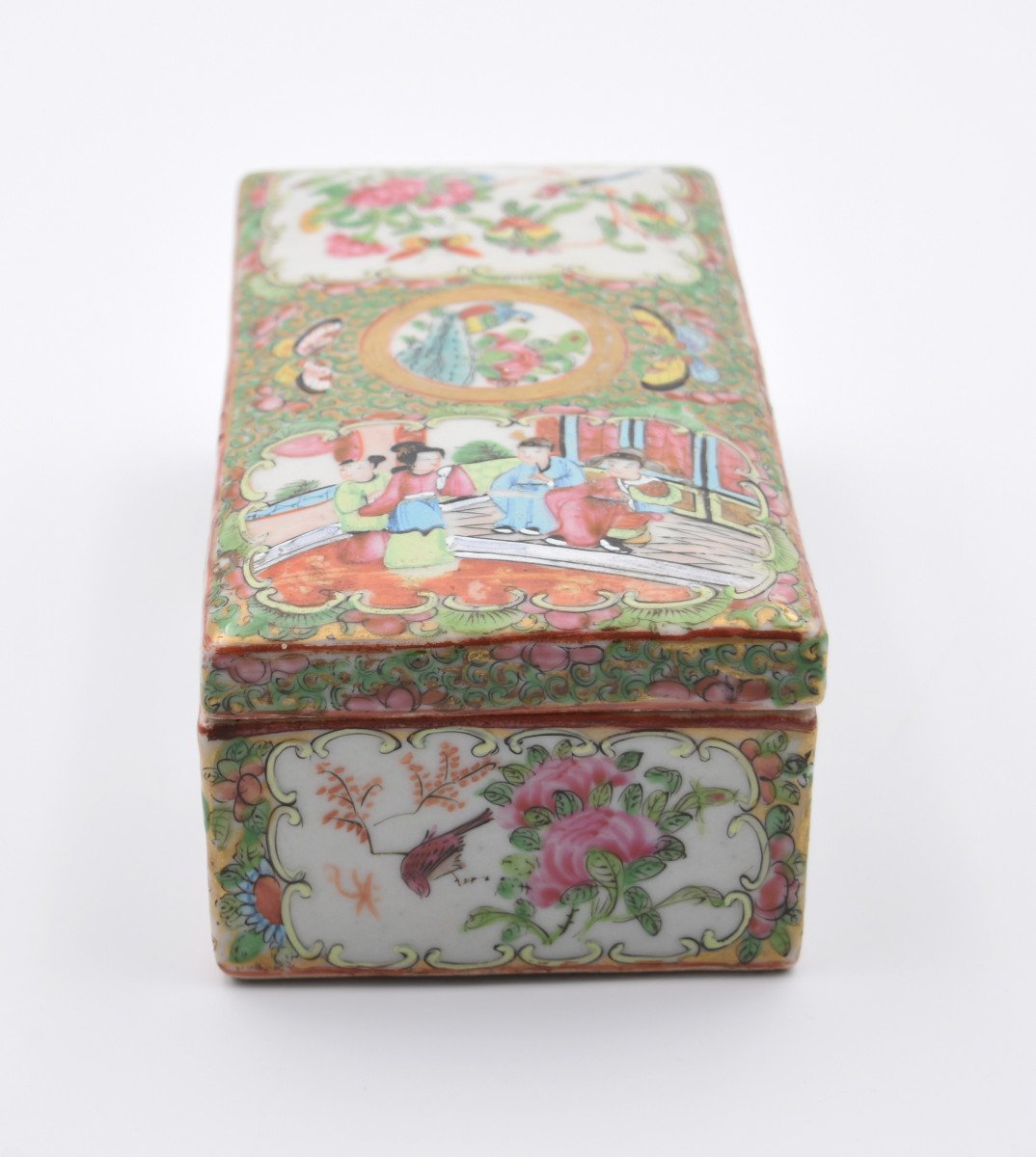 Canton China Porcelain Box, Circa 1850. Qing Dynasty 19th-photo-2