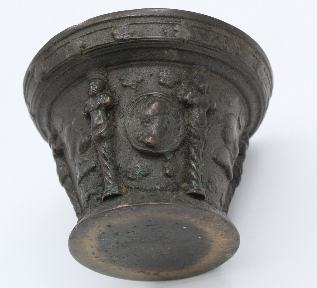 Bronze Mortar From Puy-en-velay, France, Early 17th Century, Decorated With Medallions-photo-4