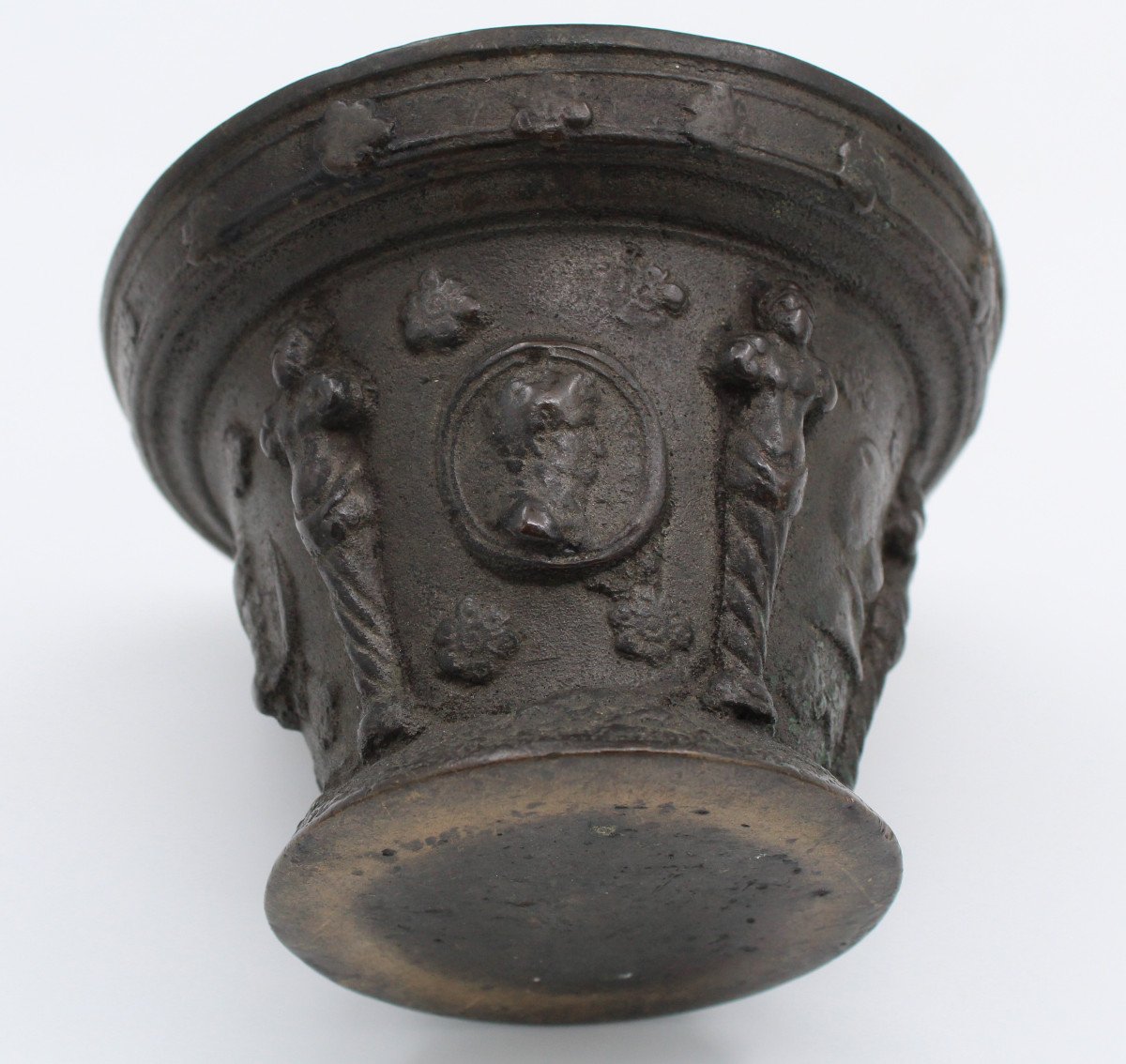 Bronze Mortar From Puy-en-velay, France, Early 17th Century, Decorated With Medallions-photo-6