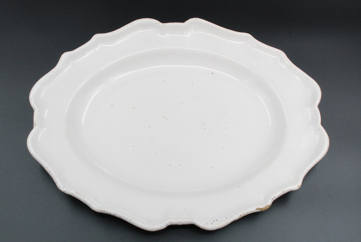 Large White Dish In Moustiers Earthenware, 18th Century, L= 37 Cm